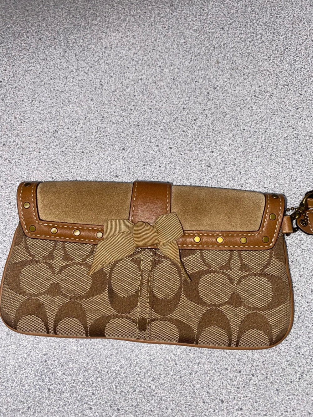 Coach Vintage SoHo Suede Tan Signature Canvas Leather Wristlet GUC - Picture 14 of 14